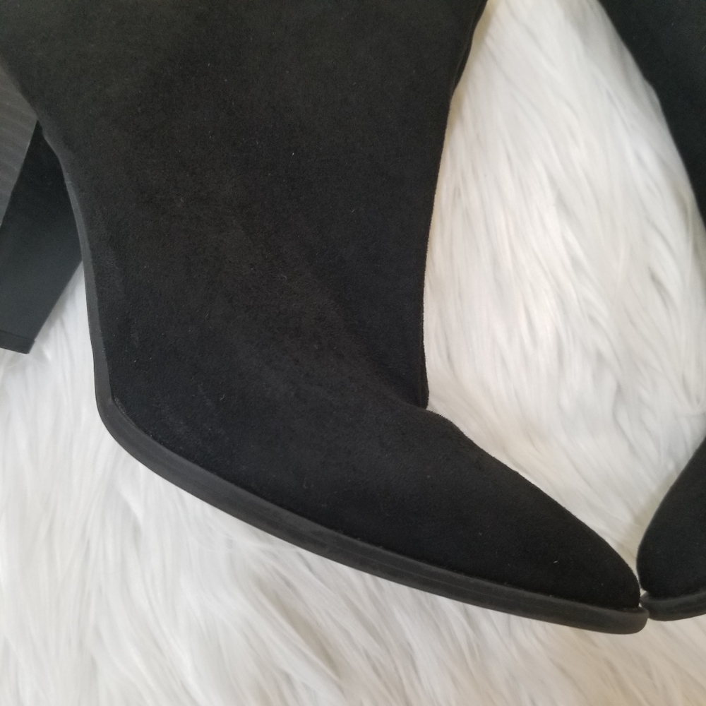 Pointed Toe Suede Black Ankle Boots With Heel Size 7.5, With Zipper Closure. - Picture 6 of 16